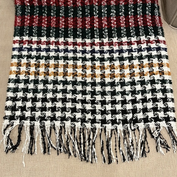 NWT Multi-Color Bazzaara Scarf - Picture 5 of 6